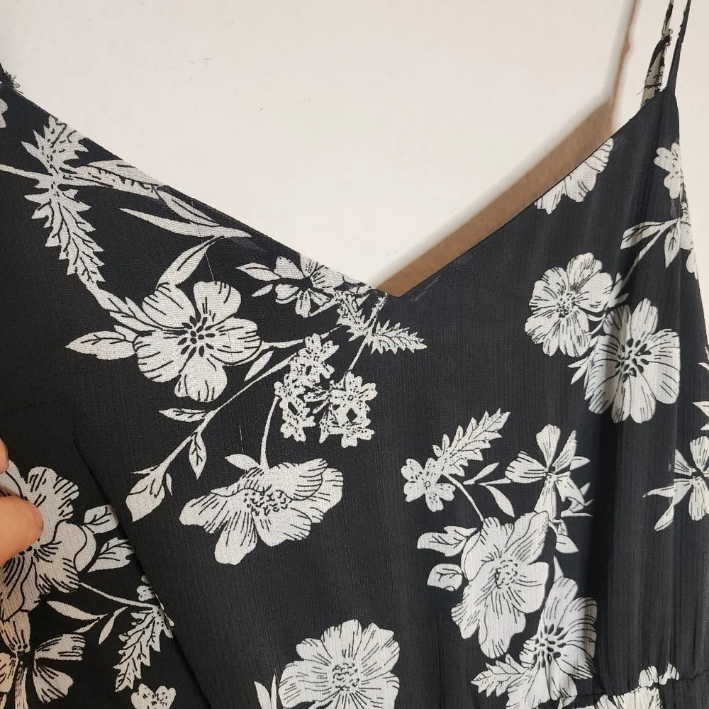 J. Crew midi dress. Ruffle hem. Black white floral. Size 12P - Picture 15 of 15